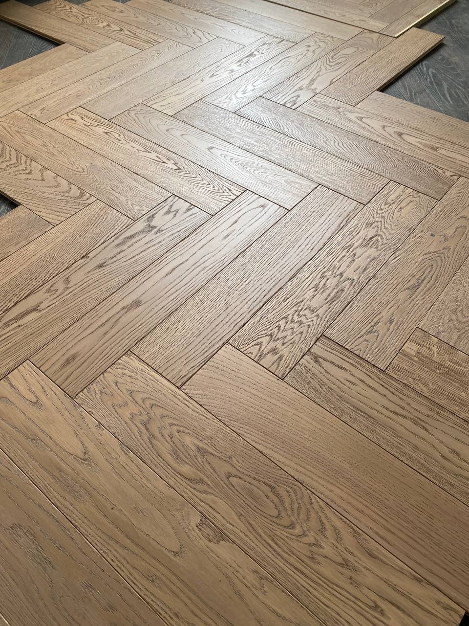 Инженерная доска Eparket Дуб Cappuccino натур лак венгерская елка 540×90×15 Инженерная доска Eparket Дуб Cappuccino натур лак венгерская елка 540×90×15